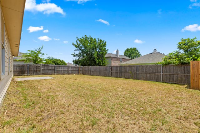 12633 Azure Heights Place, Rhome, TX 76078