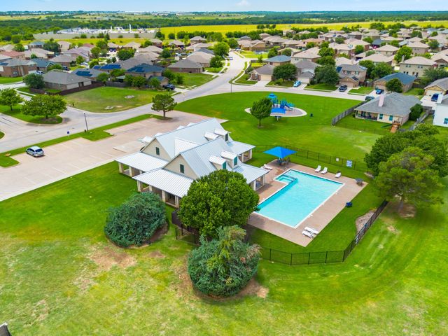 12633 Azure Heights Place, Rhome, TX 76078