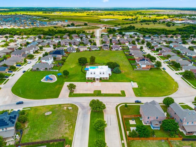 12633 Azure Heights Place, Rhome, TX 76078
