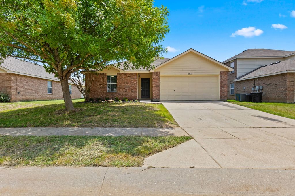 12633 Azure Heights Place, Rhome, TX 76078