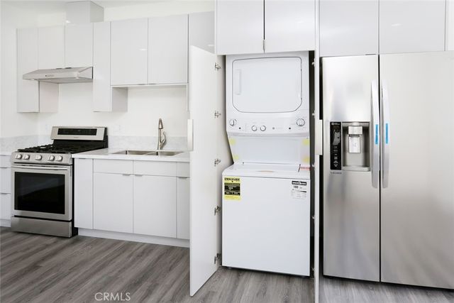 /7523 Milwood, Canoga Park, CA 91303