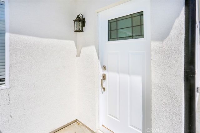 /7523 Milwood, Canoga Park, CA 91303