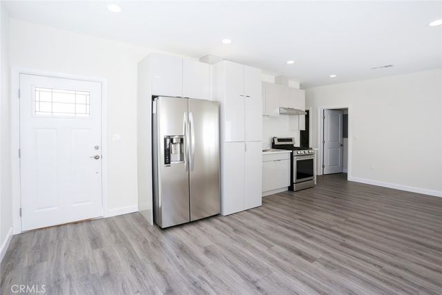 /7523 Milwood, Canoga Park, CA 91303