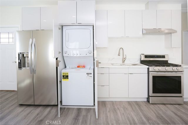 /7523 Milwood, Canoga Park, CA 91303