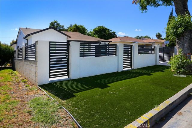 /7523 Milwood, Canoga Park, CA 91303