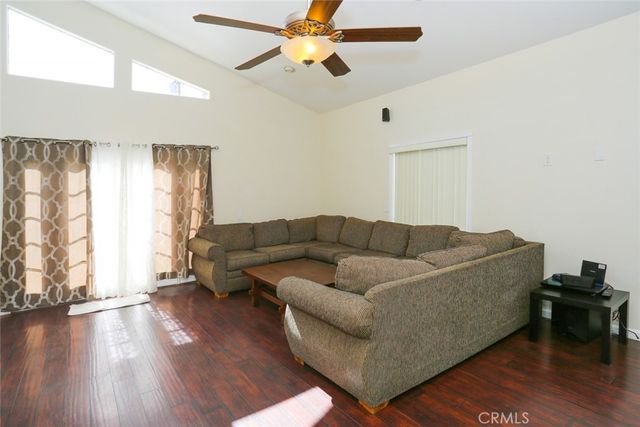 /7523 Milwood, Canoga Park, CA 91303