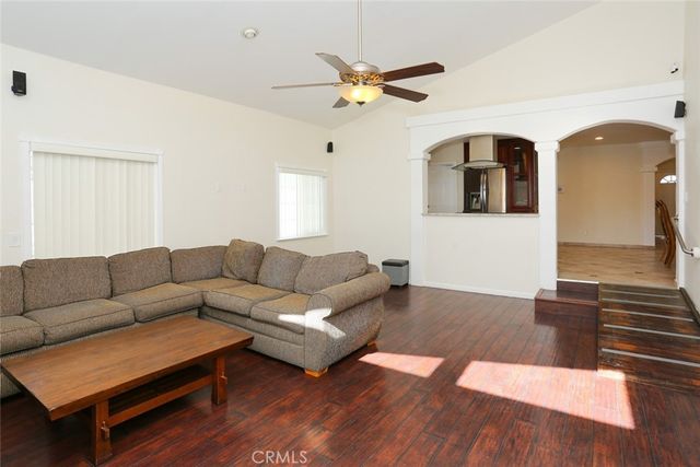 /7523 Milwood, Canoga Park, CA 91303
