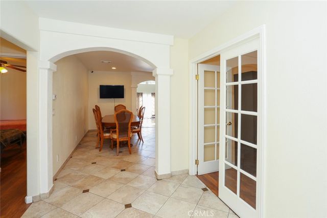 /7523 Milwood, Canoga Park, CA 91303