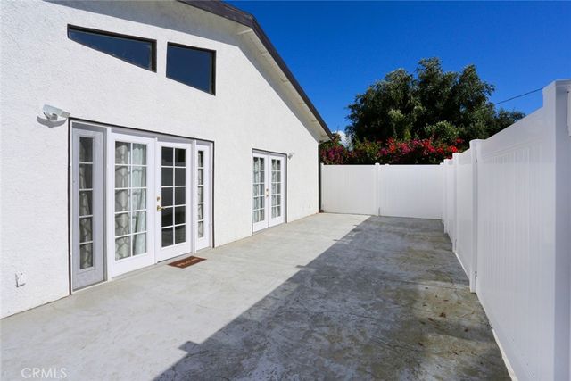 /7523 Milwood, Canoga Park, CA 91303