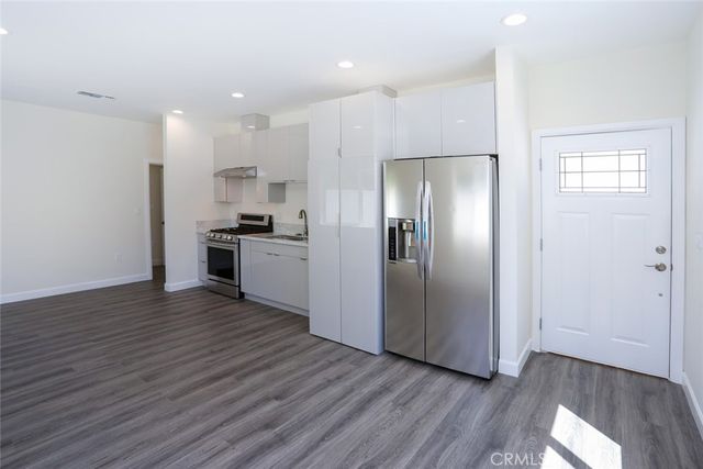 /7523 Milwood, Canoga Park, CA 91303