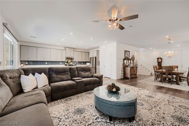 864 Aurelie Ridge Street, Henderson, NV 89011