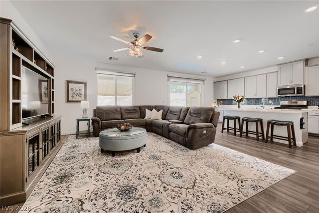 864 Aurelie Ridge Street, Henderson, NV 89011