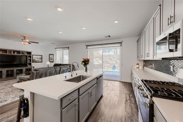 864 Aurelie Ridge Street, Henderson, NV 89011