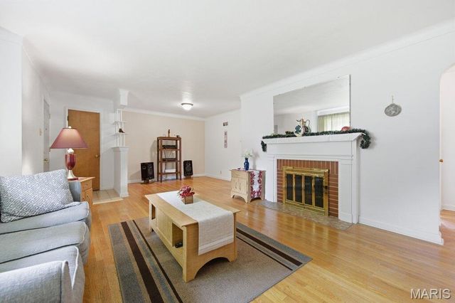 38 Pinewood Drive, St Louis, MO 63123
