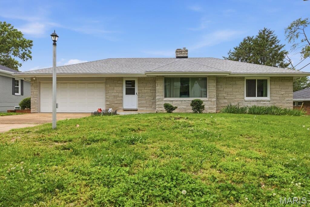 38 Pinewood Drive, St Louis, MO 63123