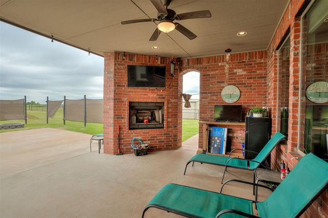 2269 Barrington Drive, Blanchard, OK 73010
