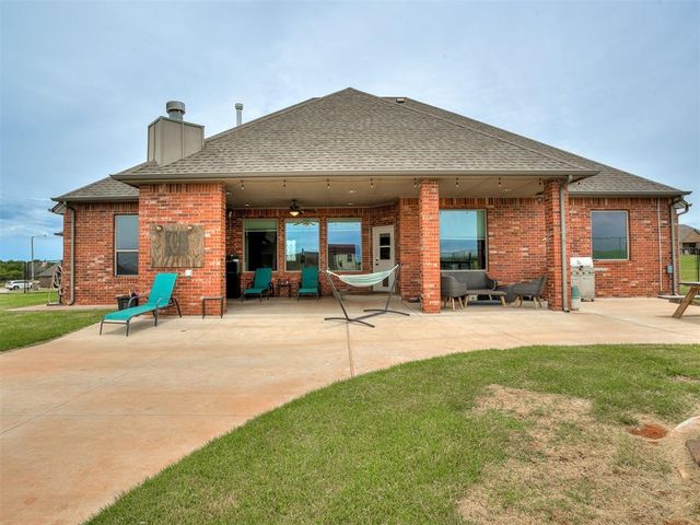 2269 Barrington Drive, Blanchard, OK 73010