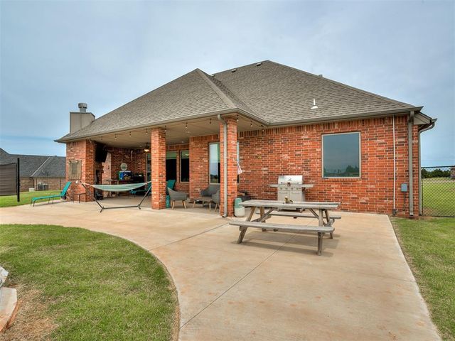 2269 Barrington Drive, Blanchard, OK 73010