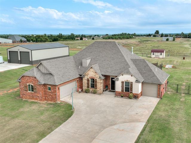 2269 Barrington Drive, Blanchard, OK 73010