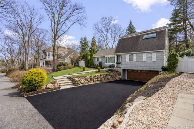 798 Connecticut View Drive, Oyster Bay, NY 11771