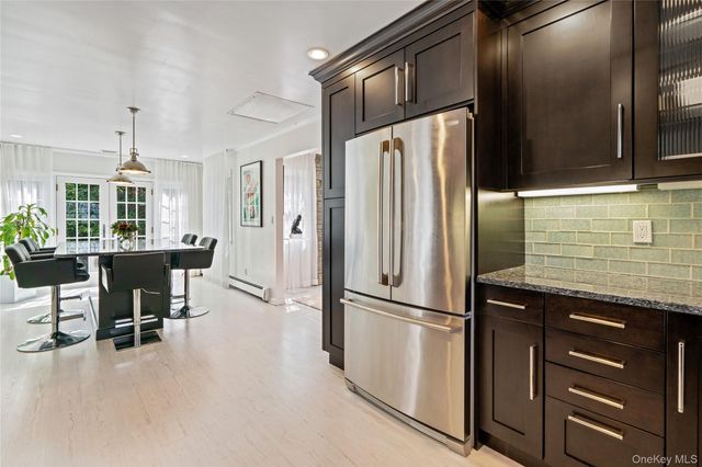 798 Connecticut View Drive, Oyster Bay, NY 11771