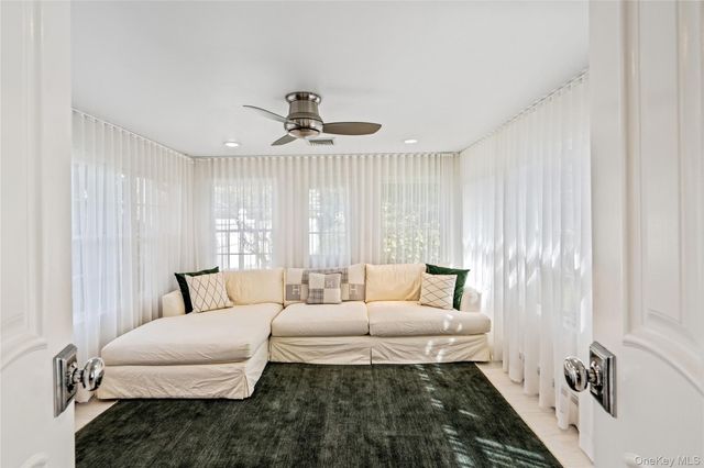 798 Connecticut View Drive, Oyster Bay, NY 11771