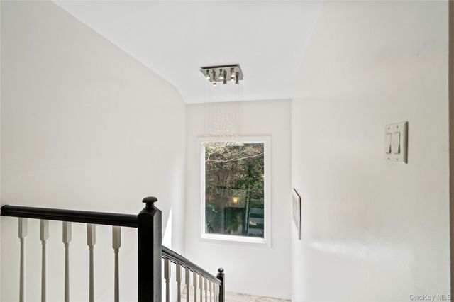 798 Connecticut View Drive, Oyster Bay, NY 11771