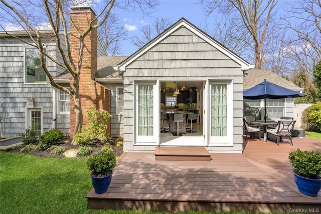 798 Connecticut View Drive, Oyster Bay, NY 11771