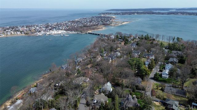 798 Connecticut View Drive, Oyster Bay, NY 11771