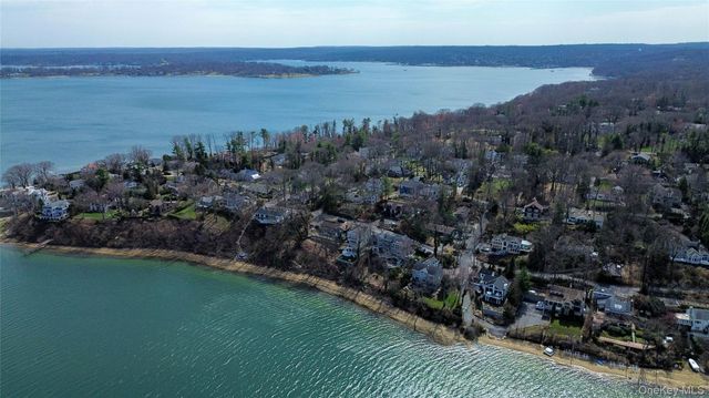 798 Connecticut View Drive, Oyster Bay, NY 11771