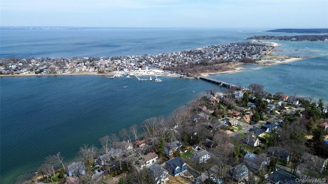 798 Connecticut View Drive, Oyster Bay, NY 11771