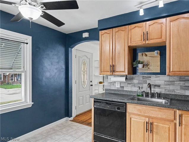 6106 Pelham Drive, Parma, OH 44129