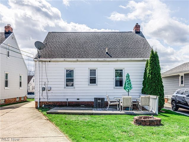 6106 Pelham Drive, Parma, OH 44129