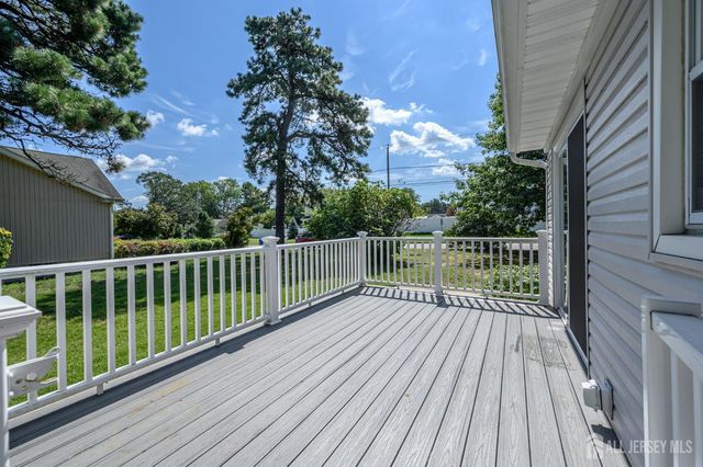 300 Beechmont Street, Toms River, NJ 08757