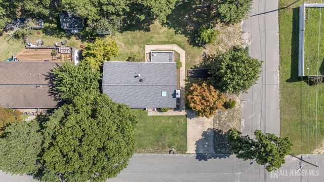 300 Beechmont Street, Toms River, NJ 08757