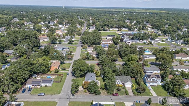 300 Beechmont Street, Toms River, NJ 08757