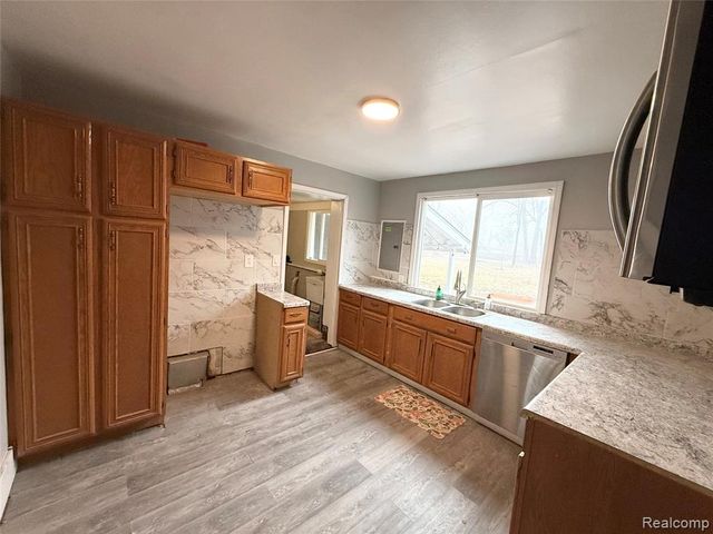 20500 Mckishnie Street, Clinton Township, MI 48035