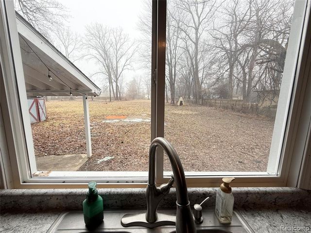 20500 Mckishnie Street, Clinton Township, MI 48035