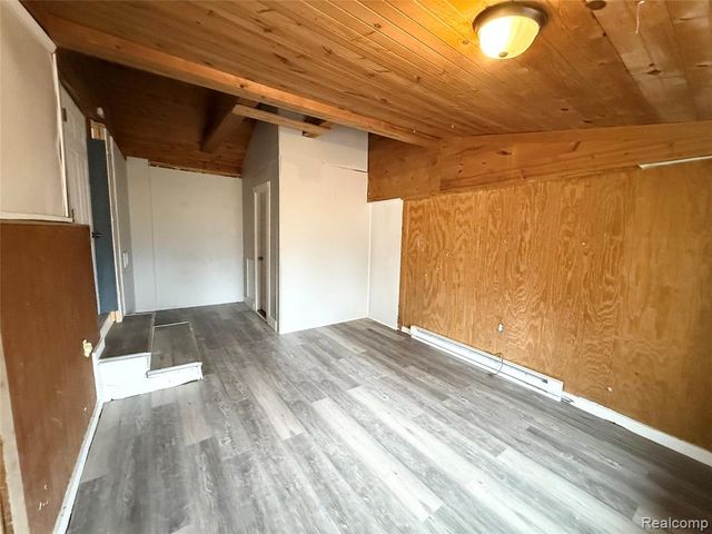 20500 Mckishnie Street, Clinton Township, MI 48035