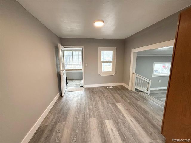 20500 Mckishnie Street, Clinton Township, MI 48035