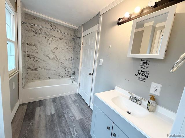 20500 Mckishnie Street, Clinton Township, MI 48035