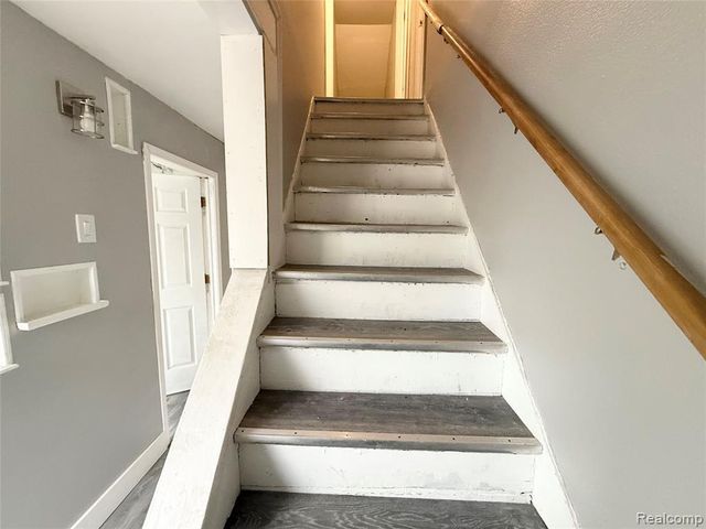 20500 Mckishnie Street, Clinton Township, MI 48035