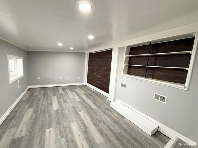 20500 Mckishnie Street, Clinton Township, MI 48035