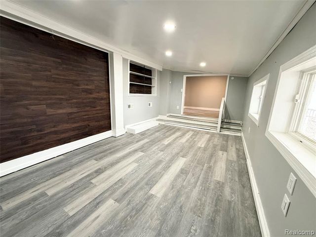 20500 Mckishnie Street, Clinton Township, MI 48035