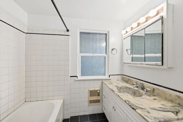 8230-32 Vista Dr, La Mesa, CA 91941