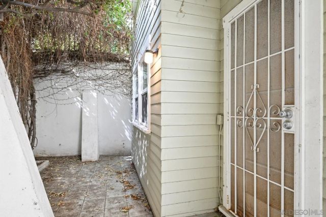 8230-32 Vista Dr, La Mesa, CA 91941