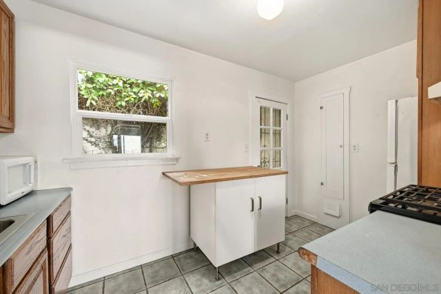 8230-32 Vista Dr, La Mesa, CA 91941