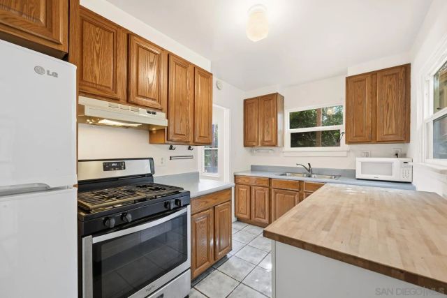 8230-32 Vista Dr, La Mesa, CA 91941