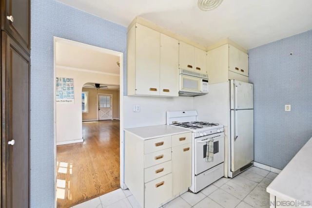 8230-32 Vista Dr, La Mesa, CA 91941