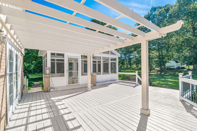 11063 ELLINGER DR, White Plains, MD 20695